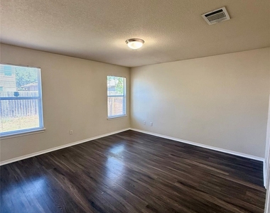 3302 Etheredge Dr - Photo Thumbnail 7