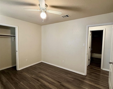 3302 Etheredge Dr - Photo Thumbnail 15