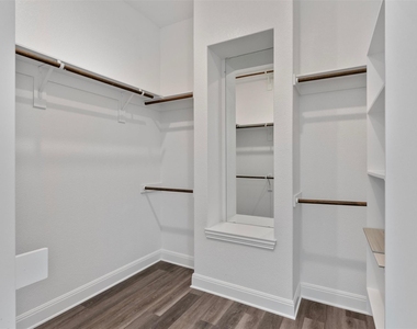 724 Landing Ln - Photo Thumbnail 18