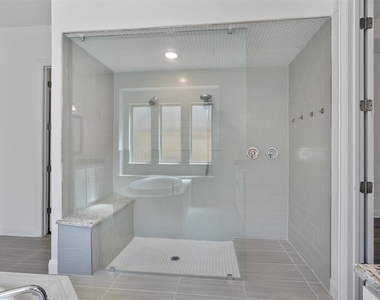 724 Landing Ln - Photo Thumbnail 17