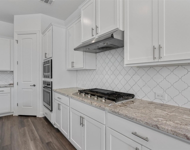 724 Landing Ln - Photo Thumbnail 13