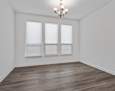 724 Landing Ln - Photo Thumbnail 4