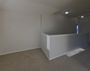 240 Dragon Ridge Rd - Photo Thumbnail 15