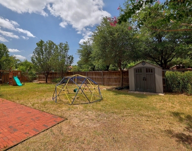 1305 Horseshoe Ranch Dr - Photo Thumbnail 31