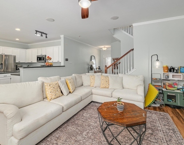 1305 Horseshoe Ranch Dr - Photo Thumbnail 8