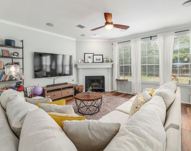 1305 Horseshoe Ranch Dr - Photo Thumbnail 10