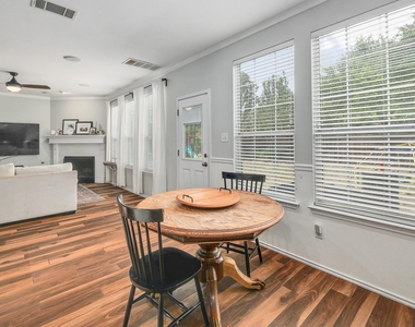 1305 Horseshoe Ranch Dr - Photo Thumbnail 13