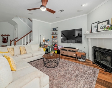 1305 Horseshoe Ranch Dr - Photo Thumbnail 11