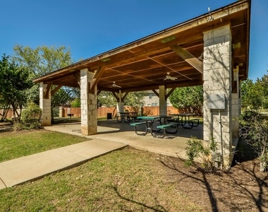 1305 Horseshoe Ranch Dr - Photo Thumbnail 36