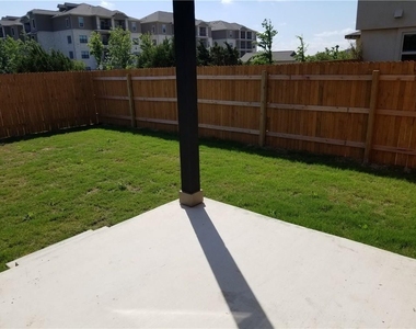1024 Peregrine Way - Photo Thumbnail 23