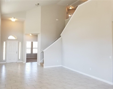 1024 Peregrine Way - Photo Thumbnail 6