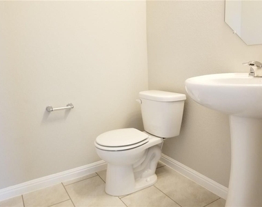 1024 Peregrine Way - Photo Thumbnail 4