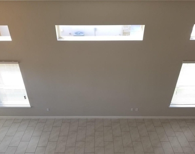 1024 Peregrine Way - Photo Thumbnail 15