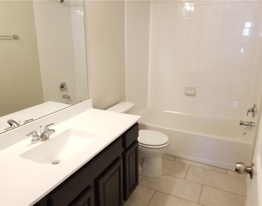 1024 Peregrine Way - Photo Thumbnail 19