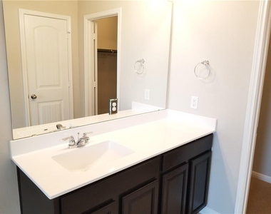 1024 Peregrine Way - Photo Thumbnail 14
