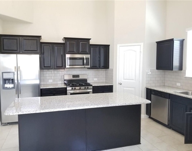 1024 Peregrine Way - Photo Thumbnail 7