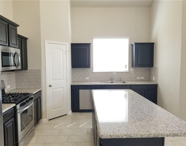 1024 Peregrine Way - Photo Thumbnail 8