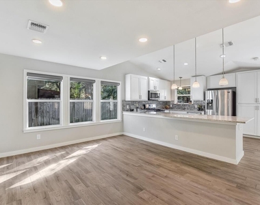 10310 Bilbrook Pl - Photo Thumbnail 3