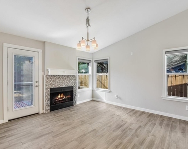 10310 Bilbrook Pl - Photo Thumbnail 7