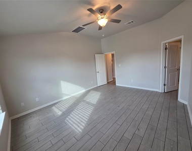 19024 Kimberlite Dr - Photo Thumbnail 22