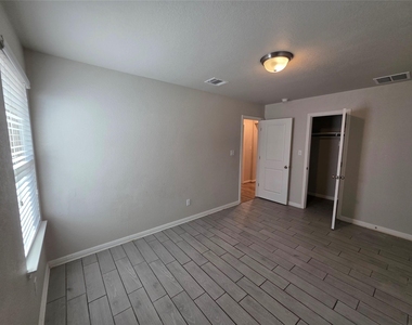 19024 Kimberlite Dr - Photo Thumbnail 14