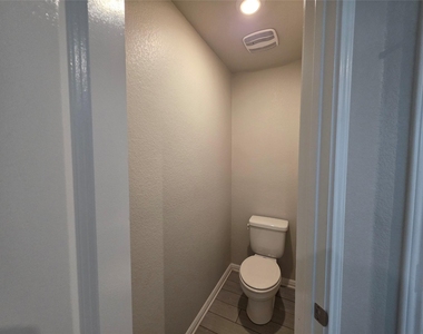 19024 Kimberlite Dr - Photo Thumbnail 26