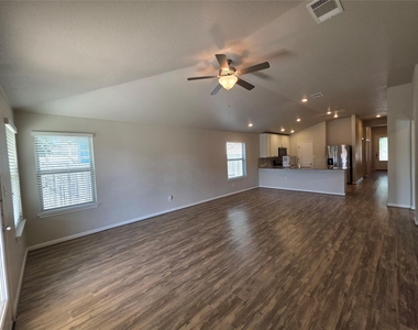 19024 Kimberlite Dr - Photo Thumbnail 18