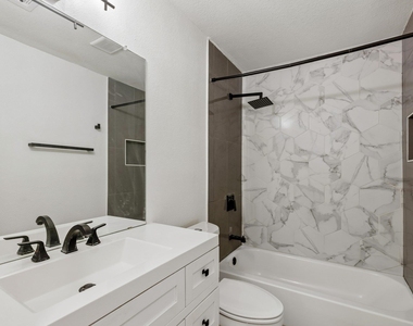 1900 Rampart Cir - Photo Thumbnail 9