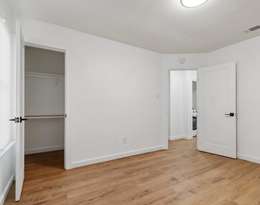 1900 Rampart Cir - Photo Thumbnail 8