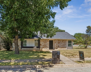 1900 Rampart Cir - Photo Thumbnail 1