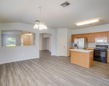 3310 Zinfandel Ln - Photo Thumbnail 5