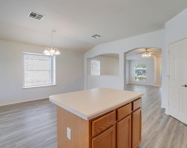 3310 Zinfandel Ln - Photo Thumbnail 6
