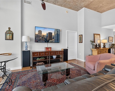360 Nueces St - Photo Thumbnail 4