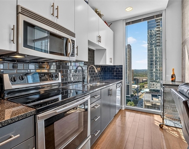 360 Nueces St - Photo Thumbnail 9