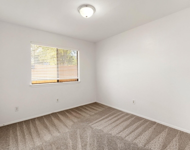 2603 Market Garden Ln - Photo Thumbnail 8