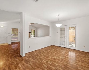 2603 Market Garden Ln - Photo Thumbnail 4