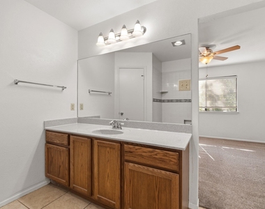 2603 Market Garden Ln - Photo Thumbnail 13