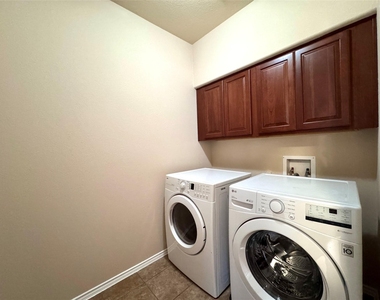 1912 Golden Arrow Ave - Photo Thumbnail 16