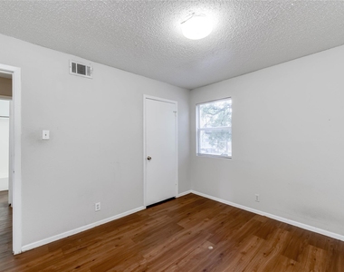11907 Alpheus Ave - Photo Thumbnail 14
