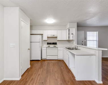 11907 Alpheus Ave - Photo Thumbnail 7