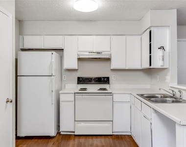 11907 Alpheus Ave - Photo Thumbnail 8