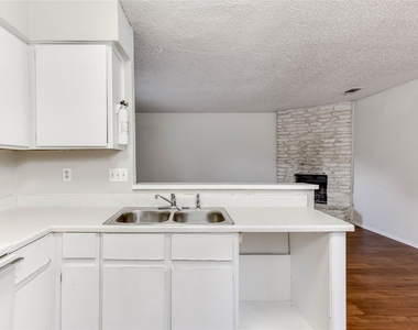 11907 Alpheus Ave - Photo Thumbnail 10