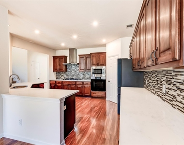 15617 Pumpkin Ridge Dr - Photo Thumbnail 9