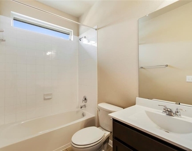 944 Palo Duro Dr - Photo Thumbnail 14