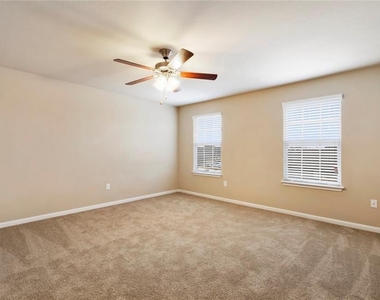 944 Palo Duro Dr - Photo Thumbnail 7