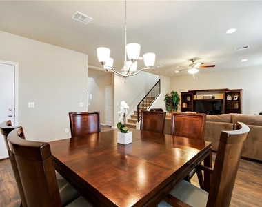 944 Palo Duro Dr - Photo Thumbnail 18