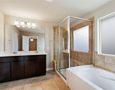 944 Palo Duro Dr - Photo Thumbnail 11