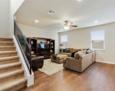 944 Palo Duro Dr - Photo Thumbnail 15