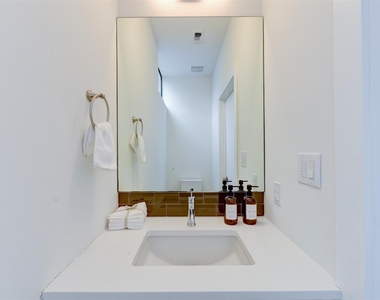 2501 E 4th St - Photo Thumbnail 23