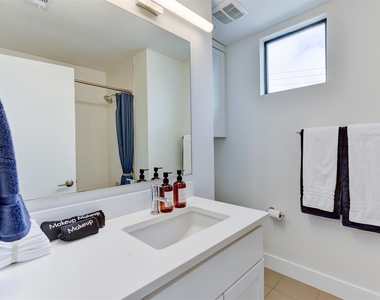 2501 E 4th St - Photo Thumbnail 20